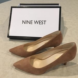 Unworn Nine West beige suede "Margot" pumps